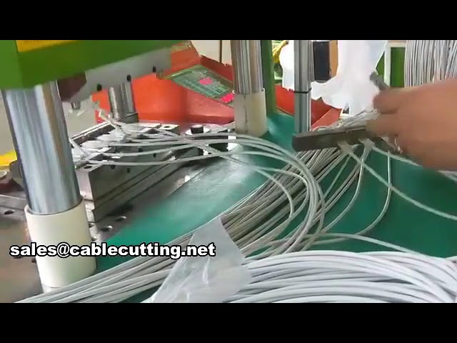 Mesin Injection Molding untuk Kabel USB – Proses Produksi Efisien