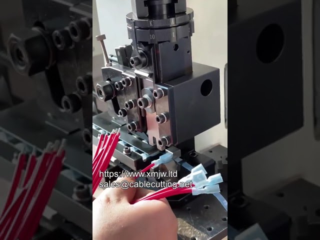 Konektor Amp 2 520183 2 Stok Tersedia - Komponen Industri Elektrikal